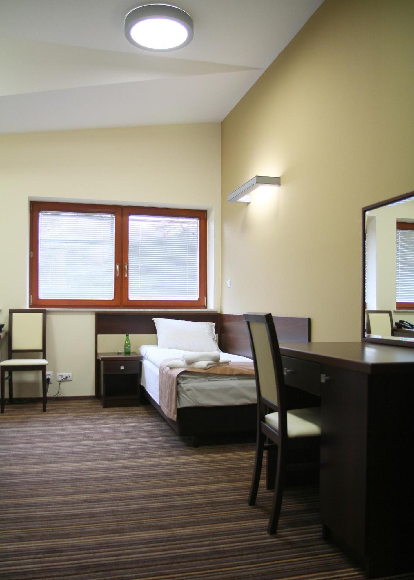 Hotel Aviator Kielce "Business Hotel Medical & Spa" Habitación foto