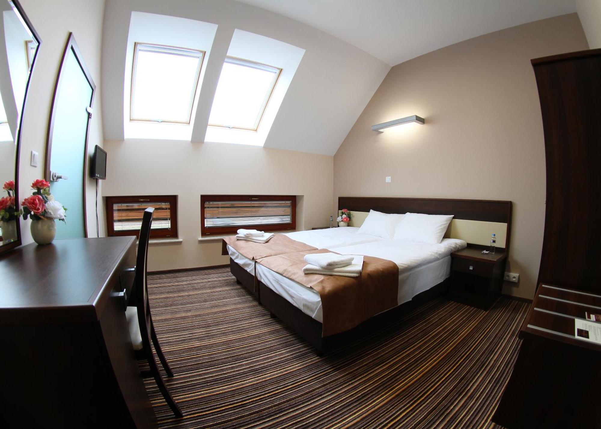 Hotel Aviator Kielce "Business Hotel Medical & Spa" Habitación foto